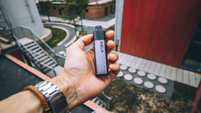 WAKA Vape vs. RELX Infinity: Comparing Disposable Options
